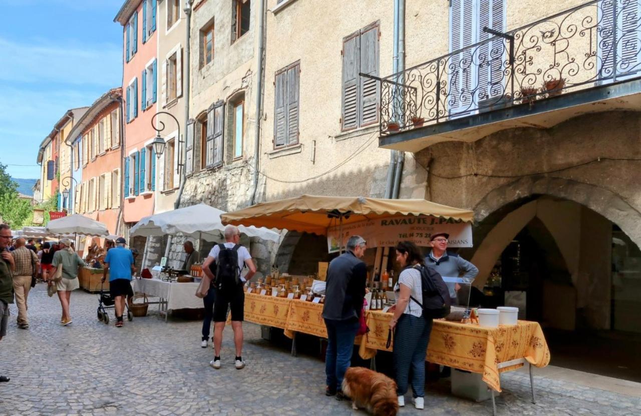 La Terrasse D'Olea, Au Coeur Du Village Buis-les-Baronnies Kültér fotó